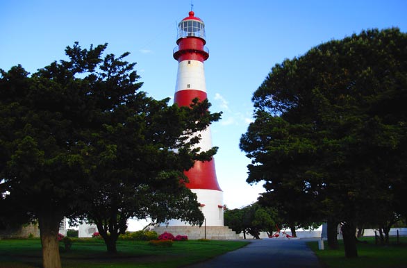 Punta Mogotes Lighthouse