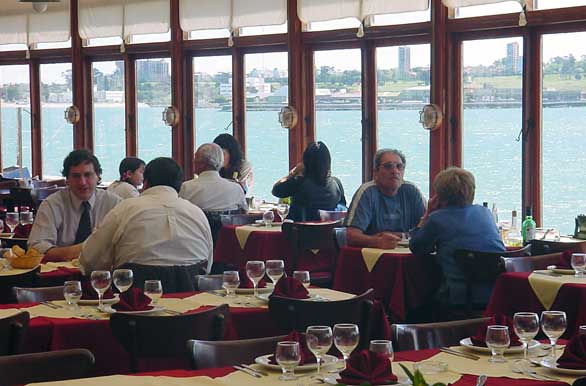 Restaurante del puerto de la Darsena Sur