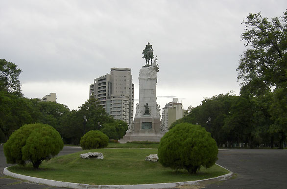 Monumento a General Urquiza