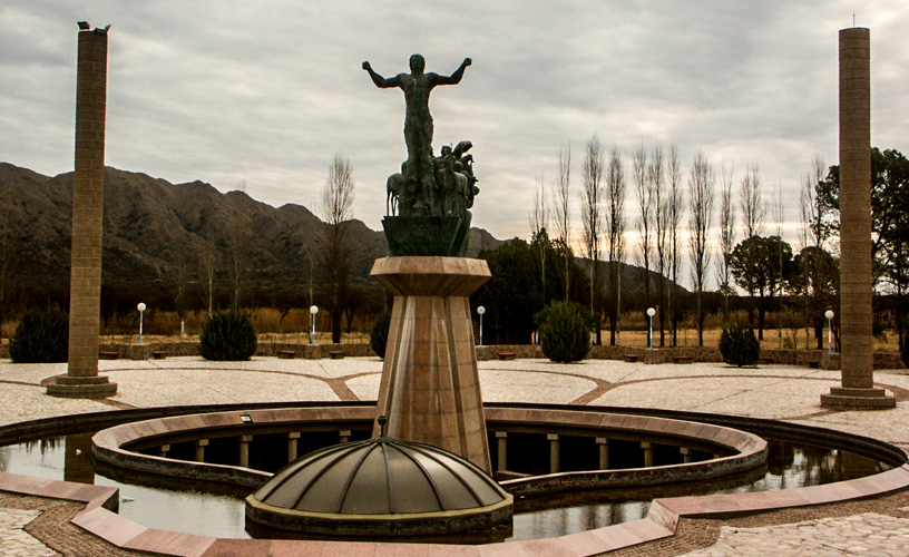 Monument to the Town Puntano