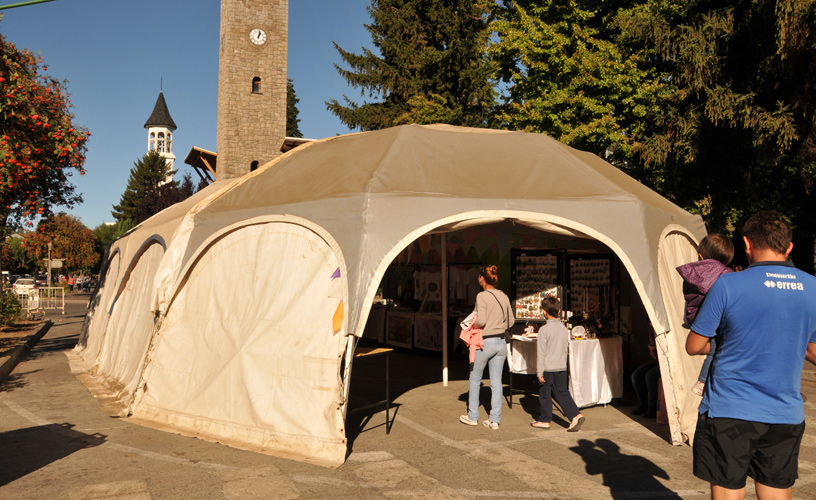 Air-conditioned tent