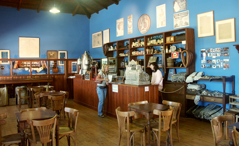 El boliche del museo, ambientado en 1920