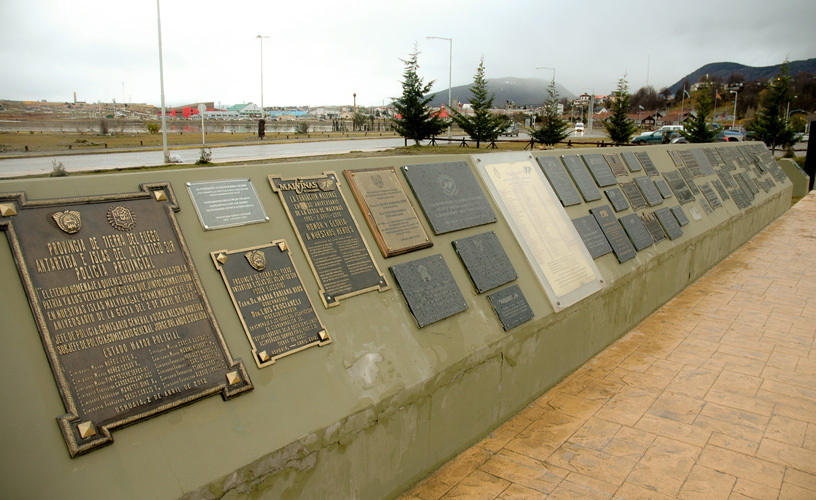 Commemorative plaques
