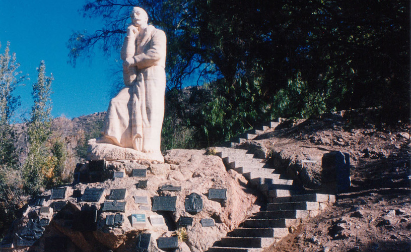 Monumental estatua de González