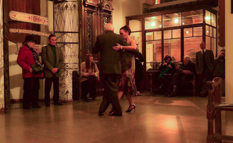 Tradicional e infaltable, el tango