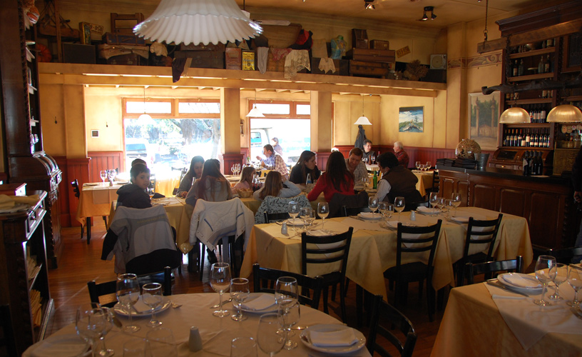 Restaurante con aire antiguo
