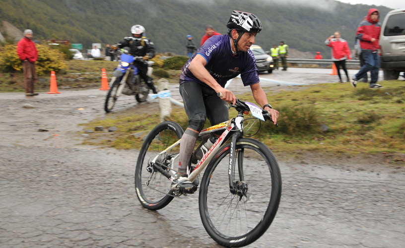 Bajo el duro clima del invierno patagónico