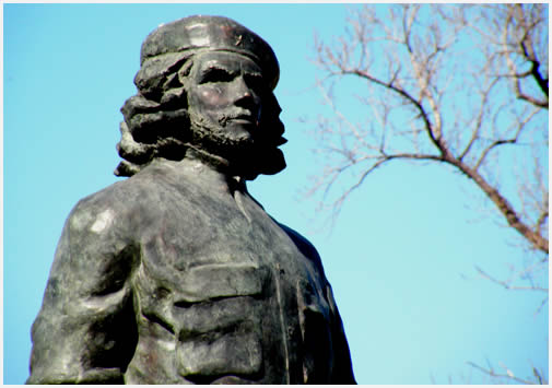 Visita al monumento al Che Guevara 