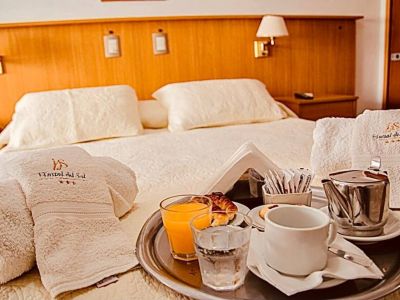 3-star Hotels Hostal del Sol