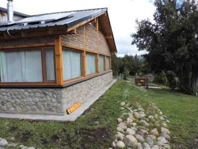 Accommodation in Lago Meliquina (30 Km. from San Martín de los Andes) El Faldeo