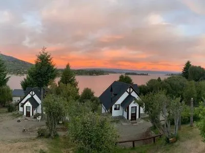 La Serena Cabañas & Hosteria Cabañas 2 estrellas  en  Villa Pehuenia