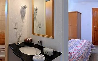 Alojamientos en el Cerro Catedral  Punta Condor