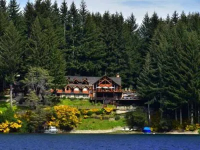 3-star Hostelries Dos Bahías Lake Resort