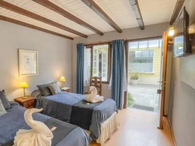 3-star Hostelries Hostería Las Acacias