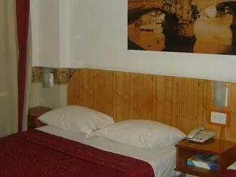 Zurich Hoteles 2 estrellas  en  Rosario