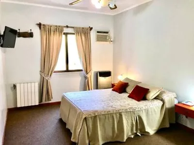 Hostelries De Los Césares