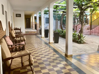 Hostelries Serrana Monti Inn