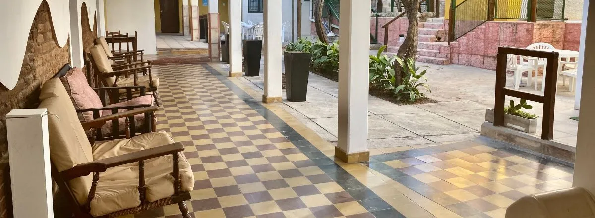 Hostelries Serrana Monti Inn