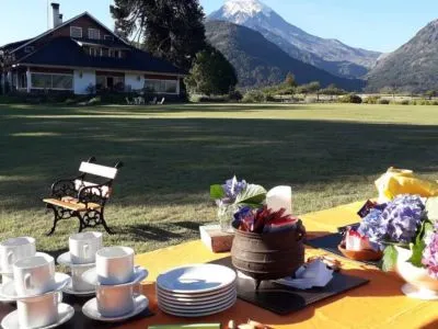 Lodging at Lake Huechulafquen Hostería Paimún