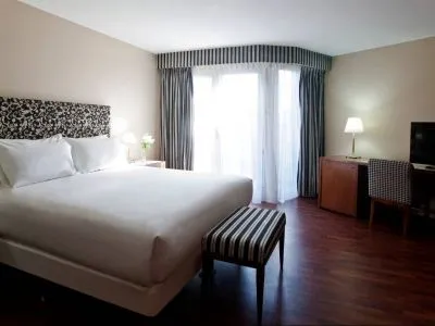 Hoteles 4 estrellas NH Panorama