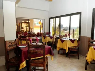 Hoteles 2 estrellas Embajador