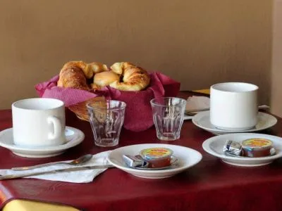 Hoteles 2 estrellas Embajador