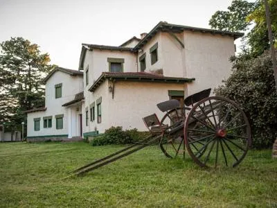 Parque Pillahuinco lodging Hotels  in  Sierra de la Ventana