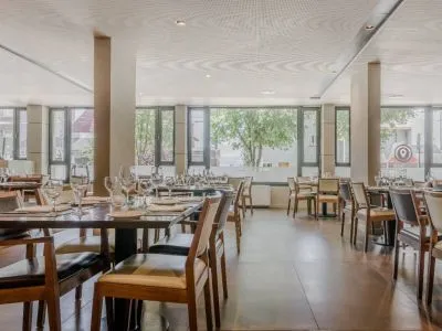 Hoteles 4 estrellas NH Edelweiss Hotel