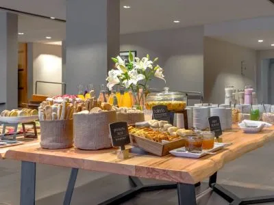 Hoteles 4 estrellas NH Edelweiss Hotel