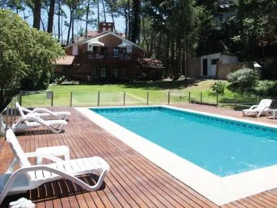 Posada del Bosque Apart Hotels  in  Cariló