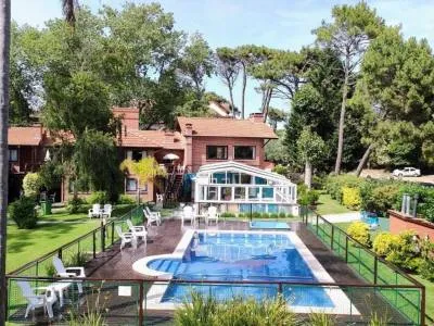 La Posta de Cariló Apart Hoteles  en  Cariló