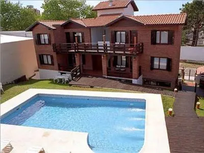 De La Plaza Hotel and Apart 4-star Apart Hotels  in  Villa Gesell