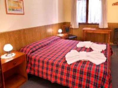 Hostelries El Mirador Inn and Cabins