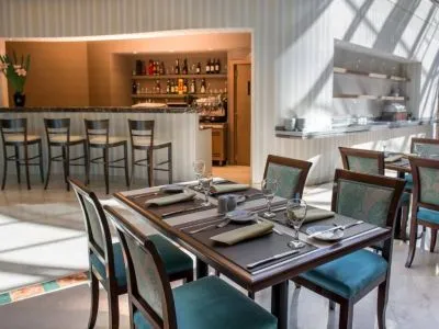 Hoteles 4 estrellas superior Howard Johnson Plaza Florida Street