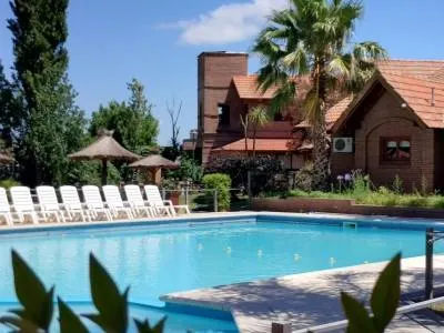 El Edén cabins % Spa