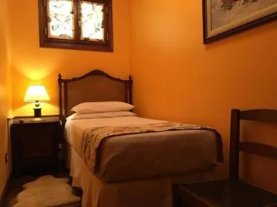 Hosterías 3 estrellas Los Nobles Hostal del Bosque