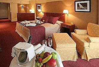 Hoteles 4 estrellas Plaza Real Suites Hotel