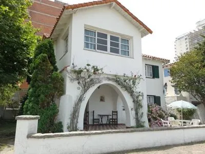 Touring Hostelries  in  Miramar