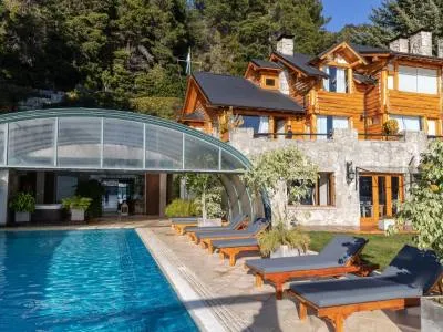 Apart Hotel & Cabañas Puerto Pireo Apart Hoteles 4 estrellas  en  Bariloche