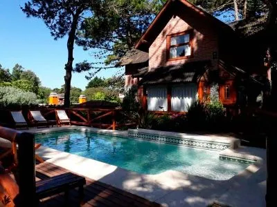 Murmullo de Agua Cabañas 2 estrellas  en  Mar de las Pampas