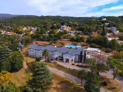 Howard Johnson by Wyndham Hoteles 3 estrellas  en  Río Ceballos