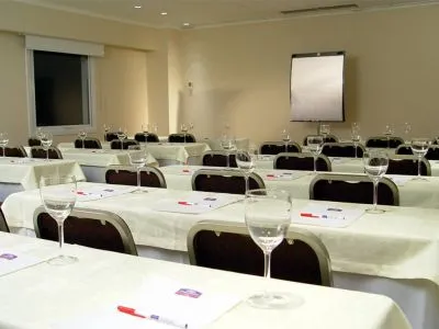 Hoteles 3 estrellas Howard Johnson by Wyndham