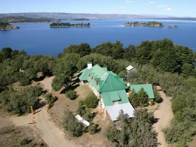 Hostería Al Paraiso Hosterías 2 estrellas  en  Villa Pehuenia