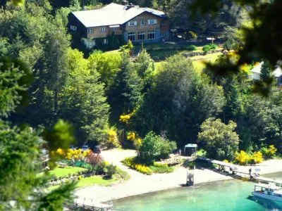 Hotel Angostura Cabañas 2 estrellas  en  Villa La Angostura