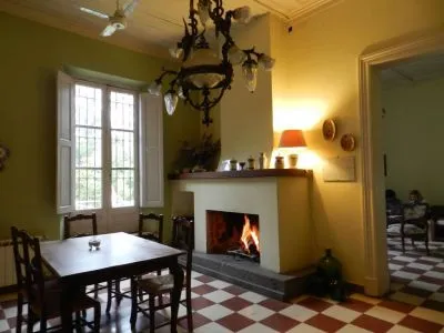 Hosterías 3 estrellas Posada de Campo Las Acacias