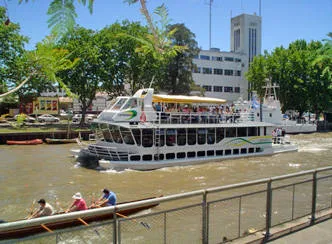 Paseos Náuticos por el Delta Catamaranes Interisleña