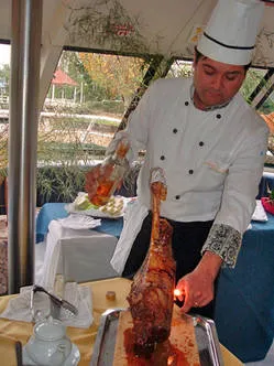 Paseos Náuticos por el Delta Catamaranes Interisleña