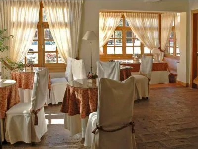 2-star Hotels Aspen Club Hotel and inn