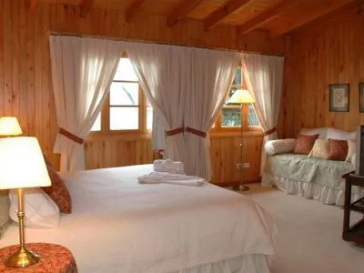 2-star Hotels Aspen Club Hotel and inn