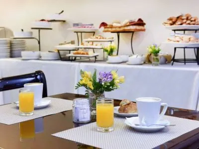 Hoteles 4 estrellas Argenta Tower Hotel & Suites